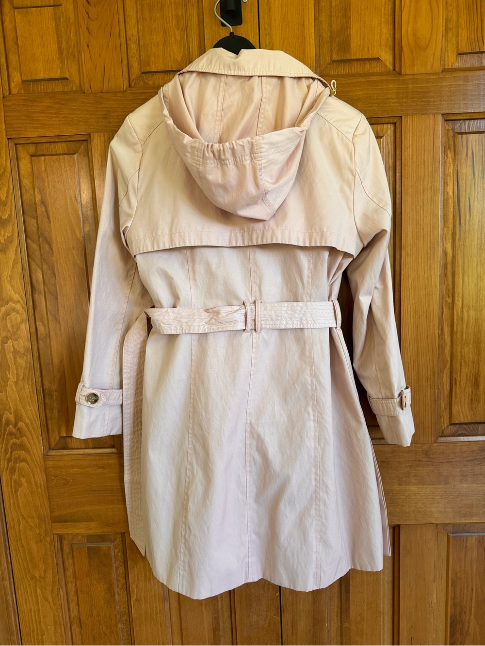 ๐ COLE HAAN Blush Pink Trench Coat with Belt & Removable hood. LIKE NEW Large - Picture 7 of 10
